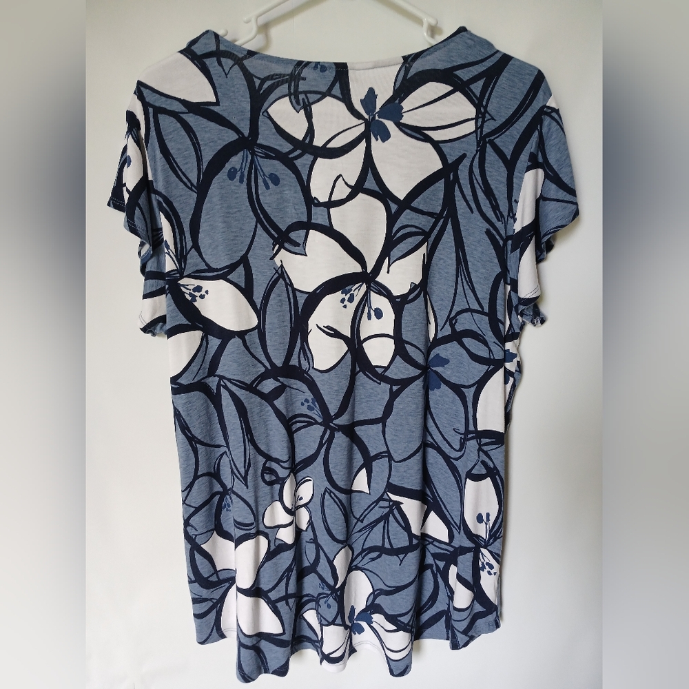 Liz Claiborne Womens Cap Sleeve Floral Print Top XL Blue/Black/White - Picture 2 of 8